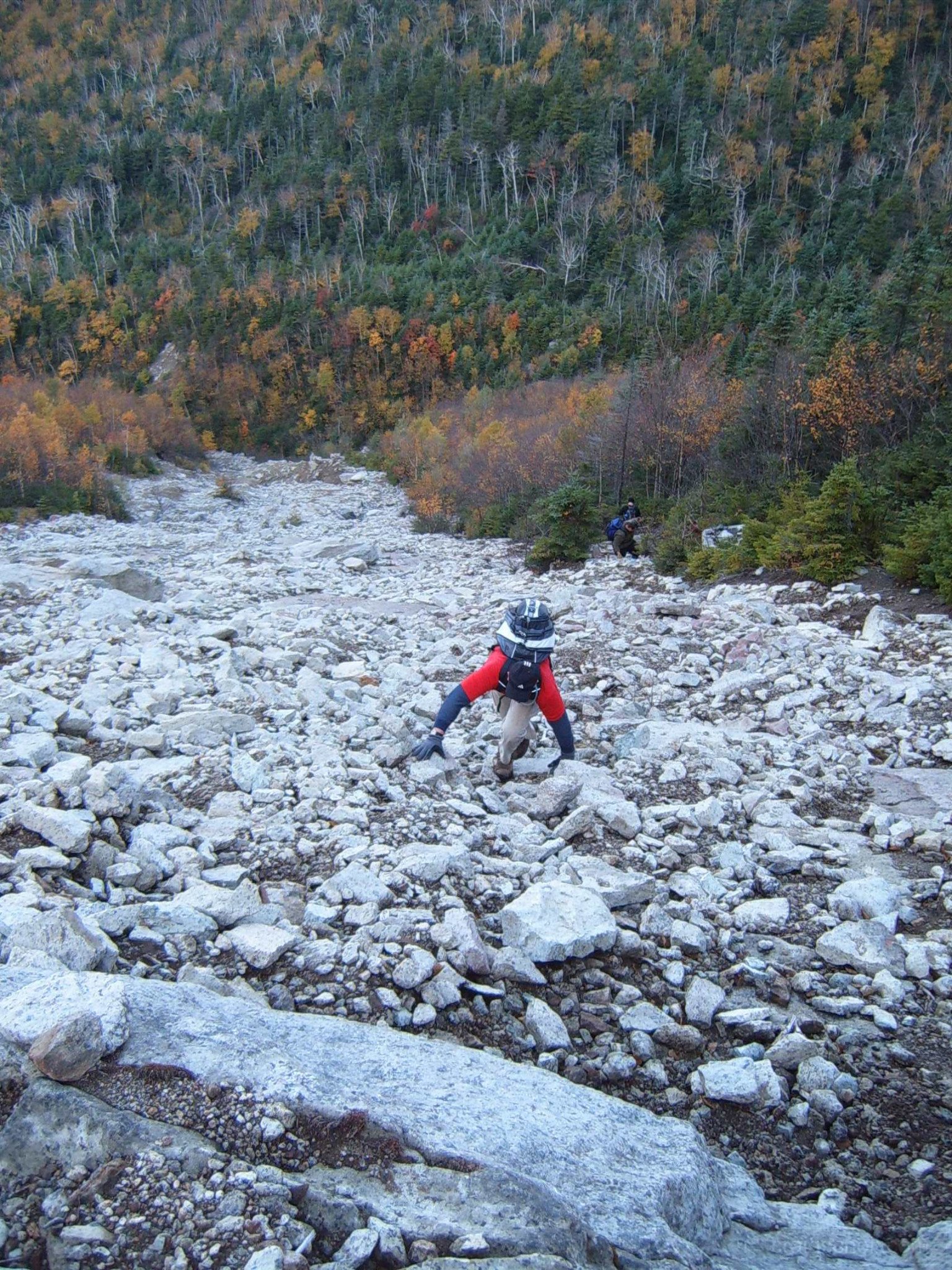 Craig_Jackson_scurrying_up_Macomb_slide